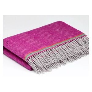NWOT Anthropologie McNutt of Donegal 100% Merino Lambswool Blanket in Rose Pink
